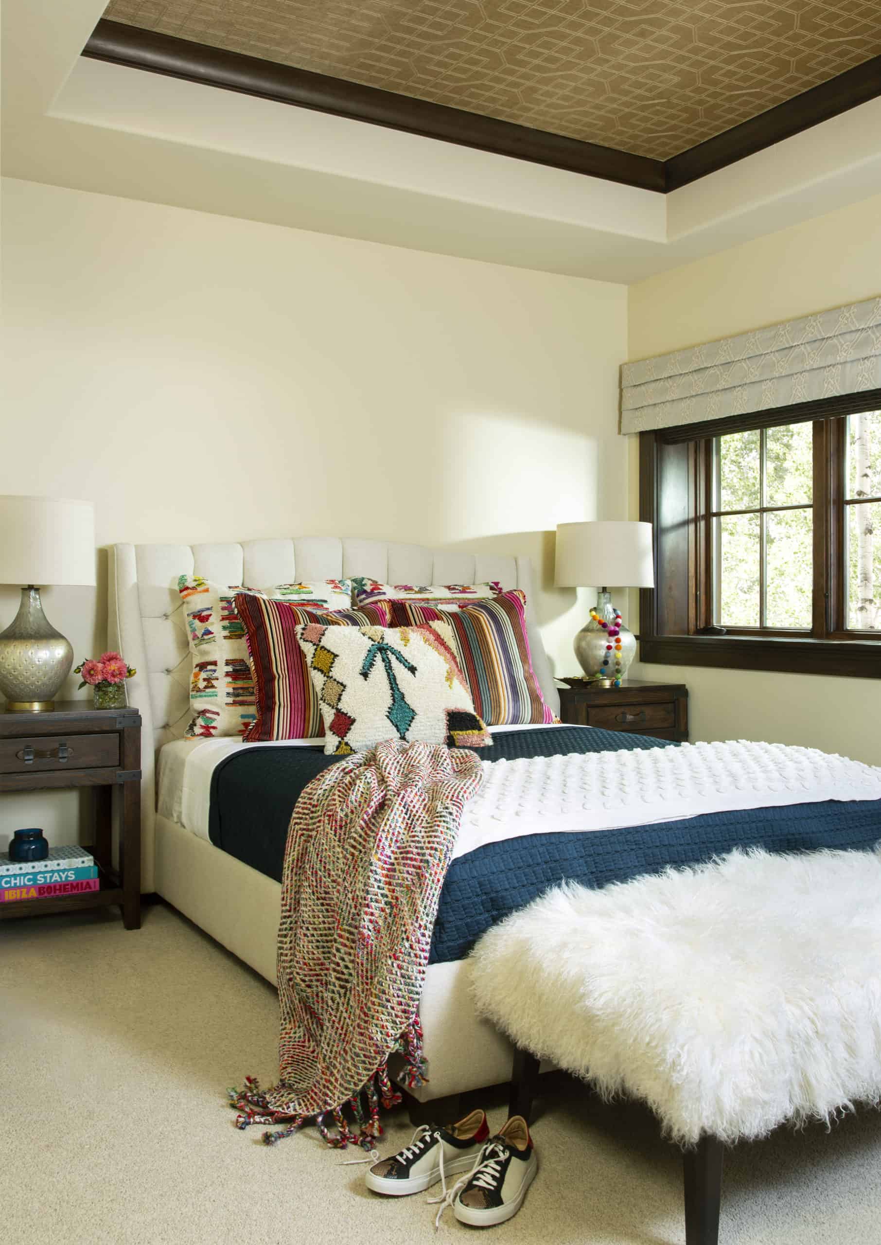 Perfect guest bedroom furnishings and decor