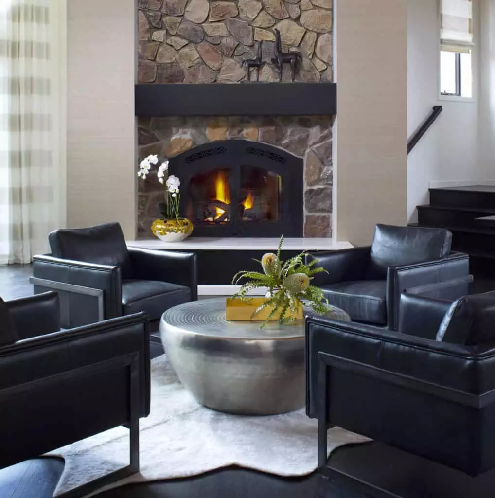 Sophisticated sitting area in fireplace room
